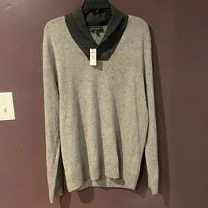 NWT Men’s Express lightweight sweater. Size XL Two tone Grey color
